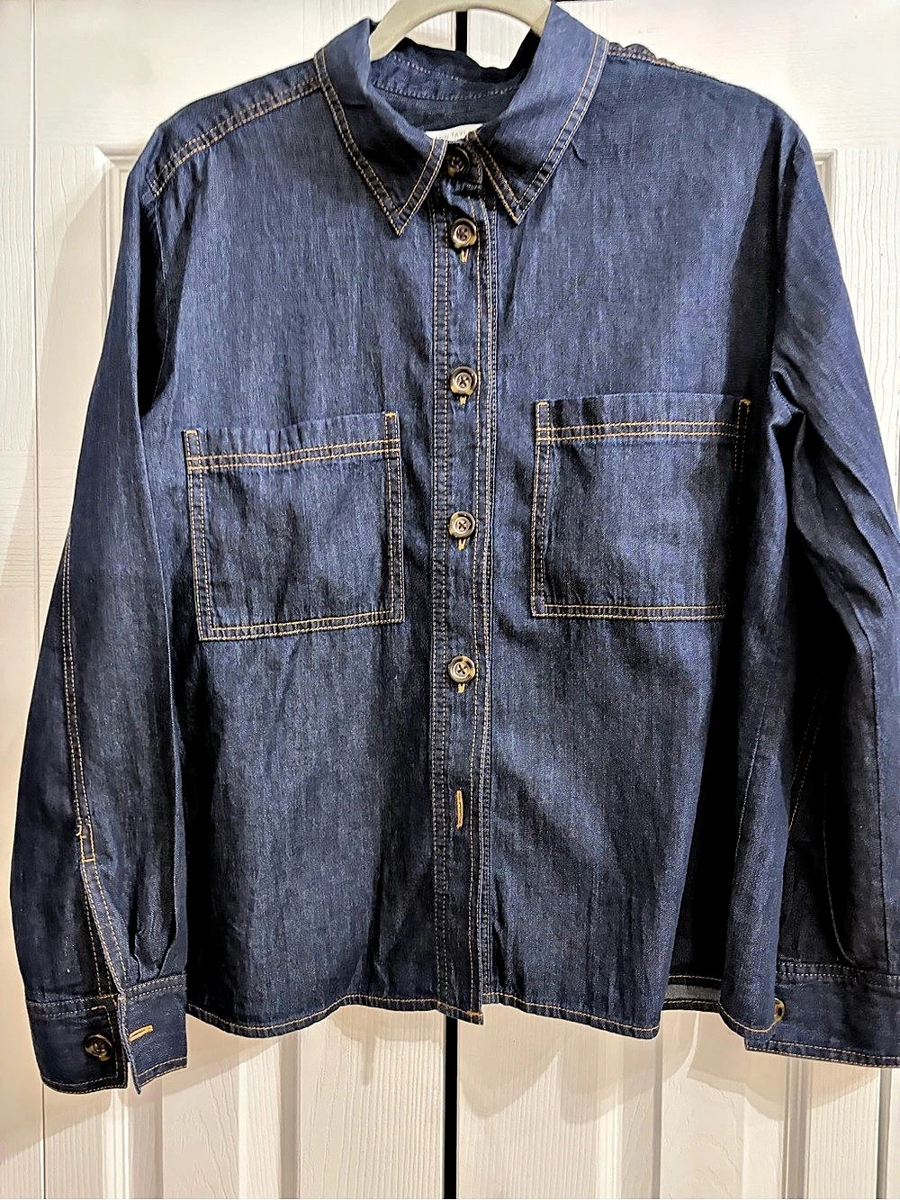 Ann Taylor Weekend Denim Button Down Shirt Size Large NWT